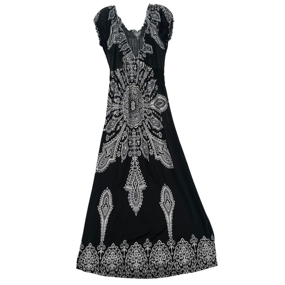 Earthbound Trading Co Dresses & Skirts - Earthbound Trading Co Black White Medallion Paisley Maxi Dress Large Boho Women